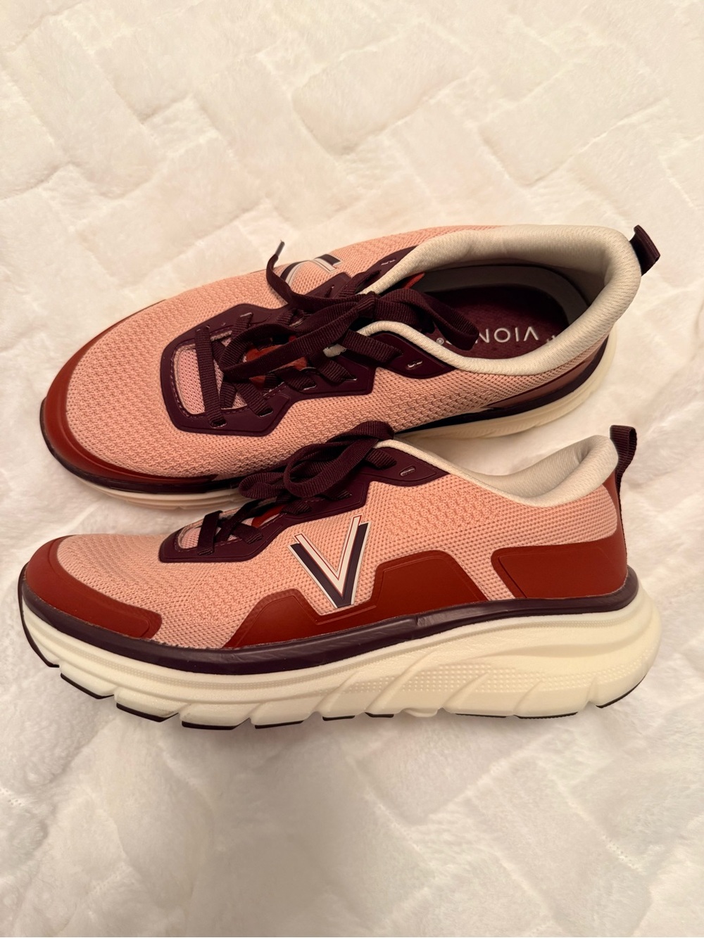 Vionic Walk Max Sneakers